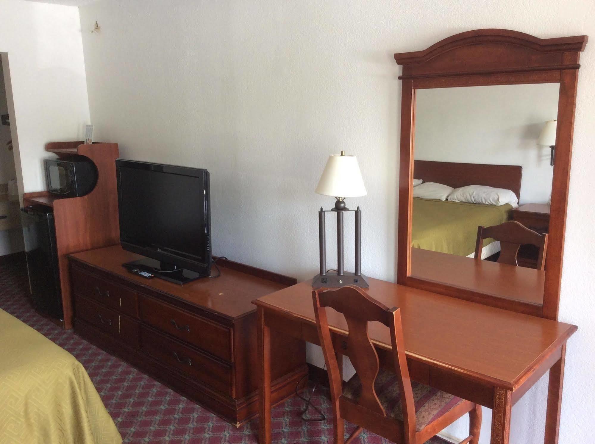 Relax Inn Milledgeville Esterno foto